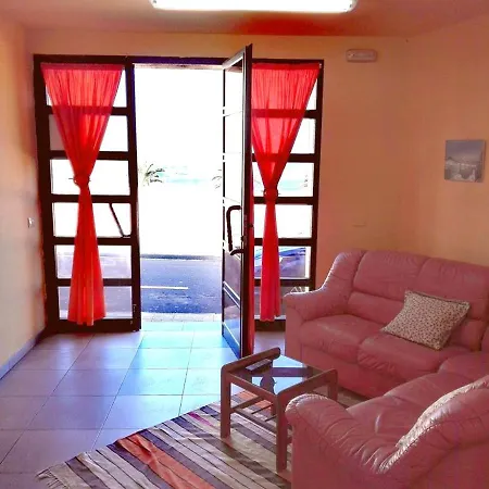 One Bedroom House At La 72 M Away From The Beach With Sea View And Wifi בית נופש *